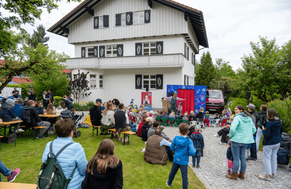 Meckatzer Weiss-Goldenes Frühlingsfest 2025: Zaubershow & Kinderbetreuung für die kleinen Besucher